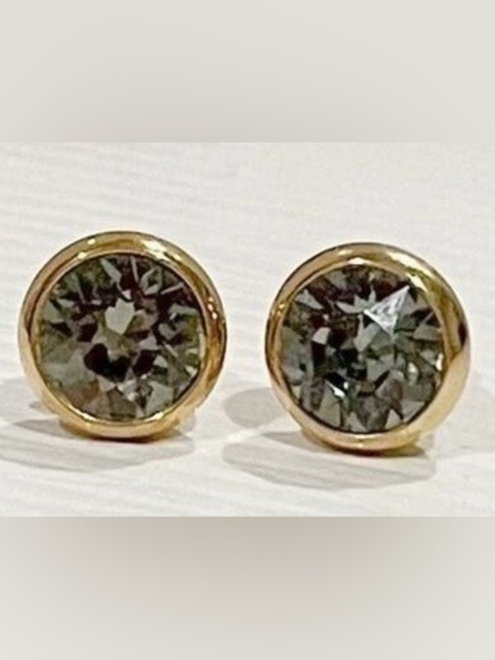 Gold Tone Round Stud Earrings with Grey Hematite Style Stone